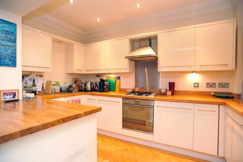 2 bedroom apartment to rent, Valley Drive, Harrogate, HG2 0JP