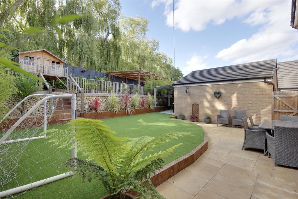 Cherry Avenue, Hessle 4 bed detached house £375,000