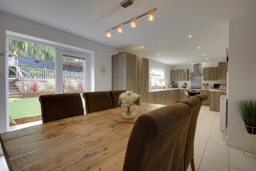 Cherry Avenue, Hessle 4 bed detached house £375,000