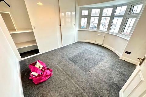 3 bedroom terraced house to rent, Marlow Gardens, Hayes, Middlesex, UB3