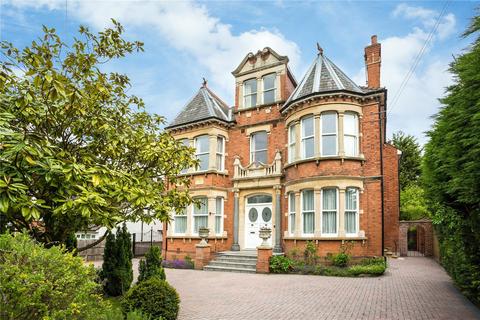 Oaklands, 28 Oakleigh Park North, London, N20 9AR