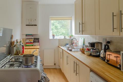 2 bedroom flat to rent, Florence Road, Stroud Green, N4