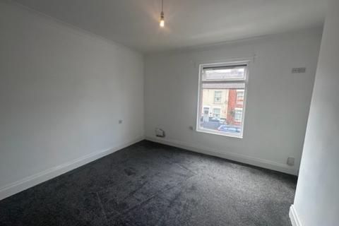 2 bedroom terraced house to rent, Bowbridge Road, Newark