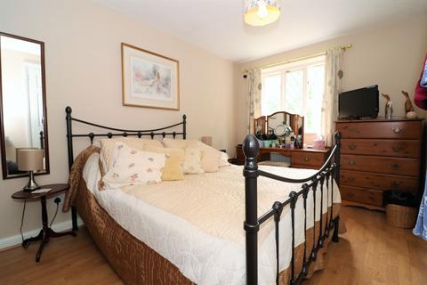 3 bedroom semi-detached house to rent - Mulberry Close, TUNBRIDGE WELLS