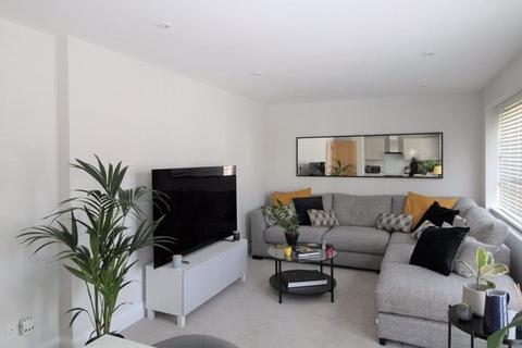 2 bedroom apartment to rent, Hutton Road, Brentwood CM15