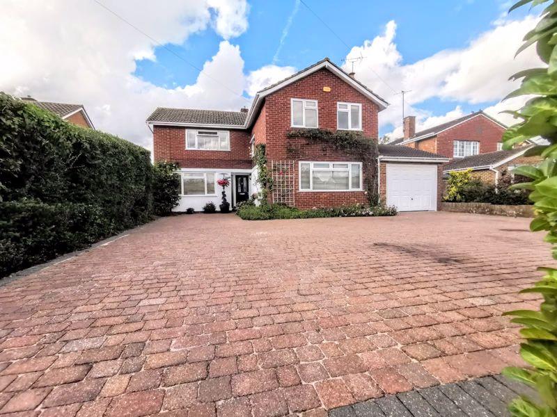 Camborne Avenue, Aylesbury 5 bed detached house £650,000