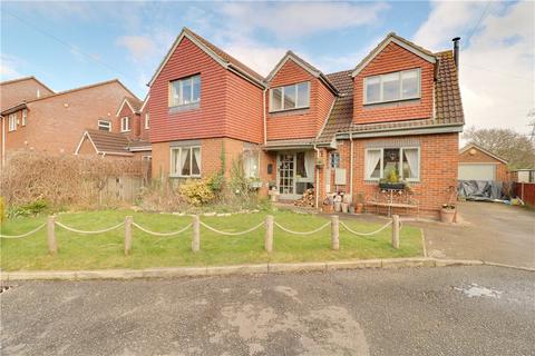 4 bedroom detached house to rent, Dolphin Court North, Staines-upon-Thames, Surrey, TW18