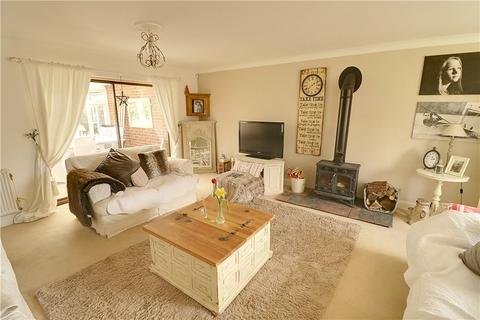 4 bedroom detached house to rent, Dolphin Court North, Staines-upon-Thames, Surrey, TW18