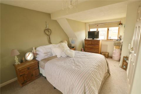 4 bedroom detached house to rent, Dolphin Court North, Staines-upon-Thames, Surrey, TW18