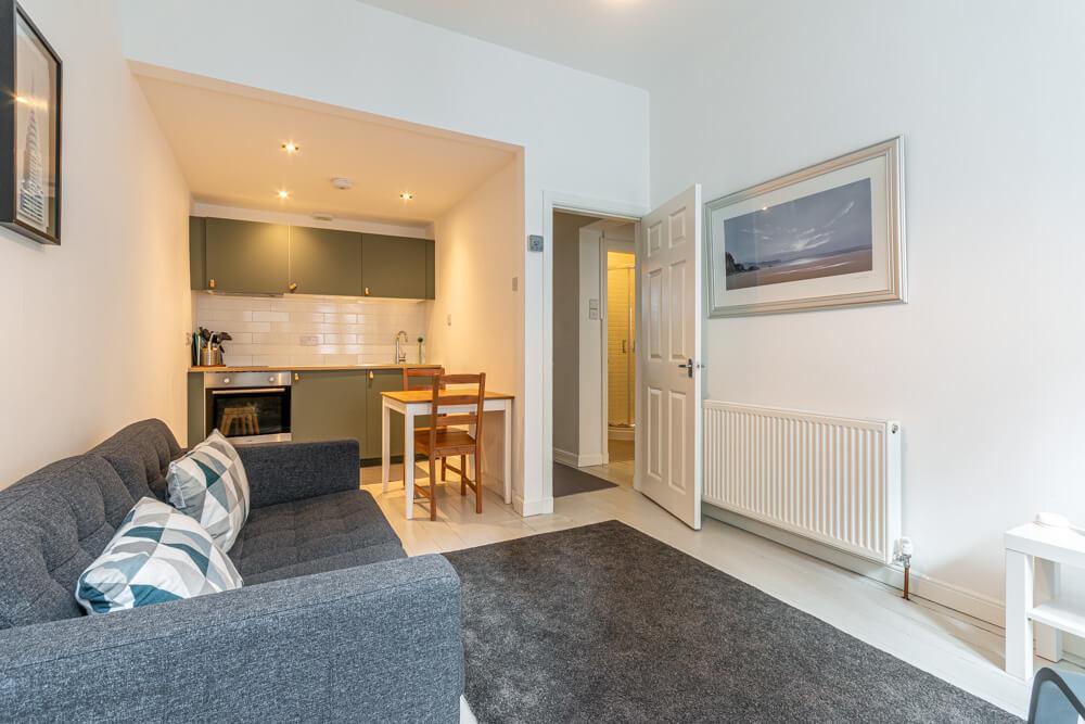 Watson Crescent Edinburgh EH11 1HF United Kingdom 2 bed flat £775 pcm