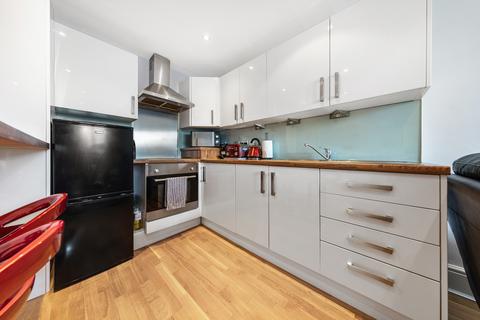 2 bedroom flat for sale - Greyhound Road, London, W6