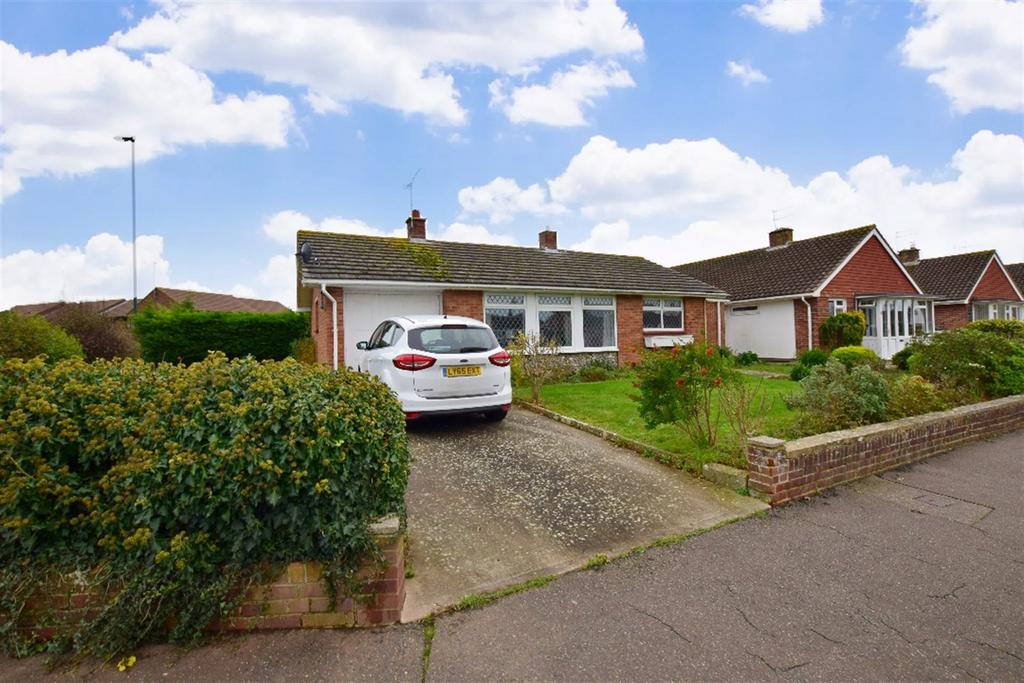 Ashmere Lane, Felpham, Bognor Regis, PO22 2 bed detached bungalow to