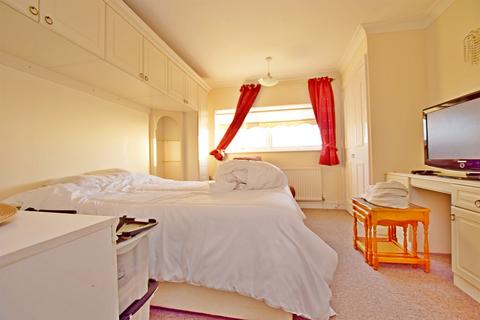 1 bedroom flat to rent, 20 Kings Court, The Esplanade, Bognor Regis, PO21