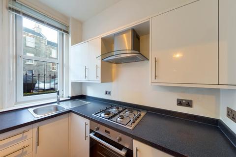 2 bedroom flat to rent, Newhaven Road, Newhaven, Edinburgh, EH6