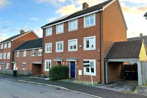 4 bedroom townhouse to rent, Guyana Lane, Newton Leys