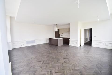 2 bedroom apartment to rent, Stylish 2 Bed Apt in Tower Building, L3