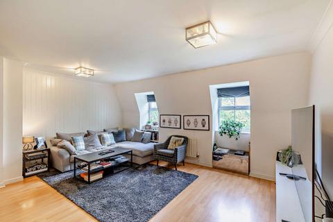 1 bedroom penthouse for sale, Elmers Court, Post Office Lane, Beaconsfield, Buckinghamshire, HP9