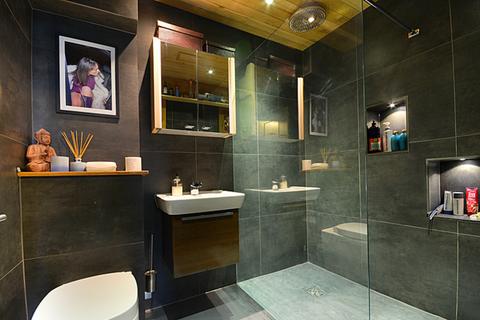 1 bedroom apartment to rent, Tower Gate, Pages Walk