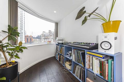2 bedroom flat to rent, City Road, Old Street, EC1V