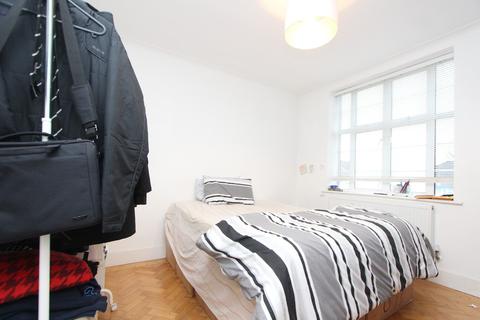 2 bedroom flat for sale - Barrington Court, Colney Hatch Lane, Muswell Hill