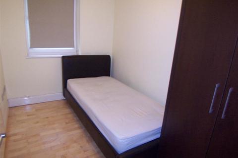 2 bedroom apartment to rent, Station Road, Harrow