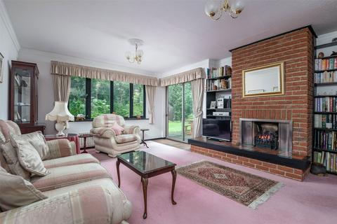 4 bedroom detached house for sale, Wheatfield Way, Horley, Surrey, RH6