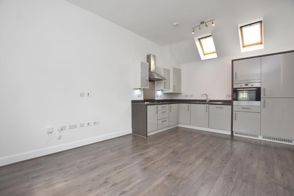 Edward Drive, Clitheroe, BB7 1FF 2 bed apartment to rent £750 pcm (£