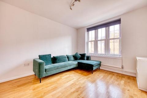 3 bedroom flat for sale, Camden Park Road, Camden, London, NW1 9AS