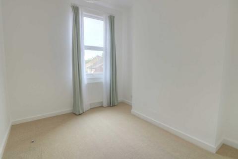 2 bedroom apartment to rent, Palmerston Road, Garston