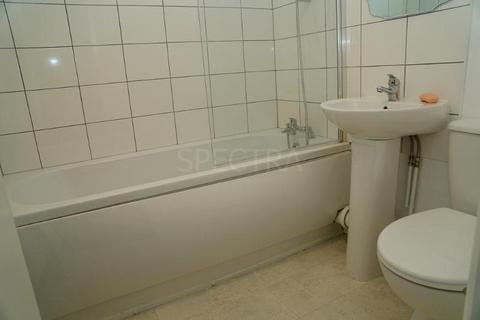 3 bedroom flat to rent, Billesley Lane, Moseley, B13