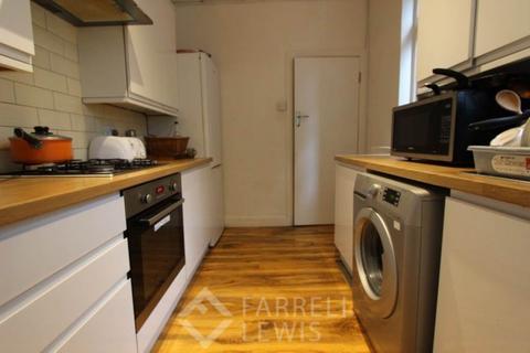 1 bedroom in a house share to rent, Popes Lane, London W5