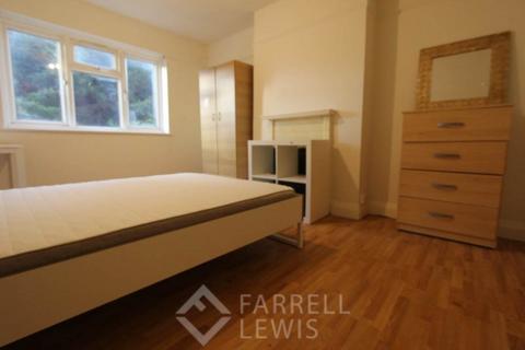 1 bedroom in a house share to rent, Popes Lane, London W5