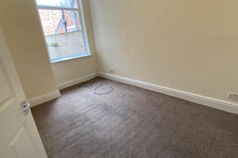 3 bedroom terraced house to rent, 150 De La Pole, Hull HU3