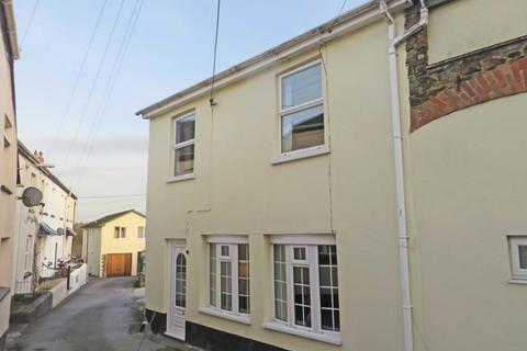 2 bedroom end of terrace house to rent, Holsworthy, Devon