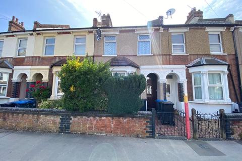3 bedroom house share to rent - Coniston Road, CR0