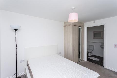 2 bedroom flat to rent, Milligan Drive, Craigmillar, Edinburgh, EH16