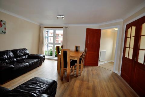 2 bedroom flat to rent, East Werberside, Fettes, Edinburgh, EH4