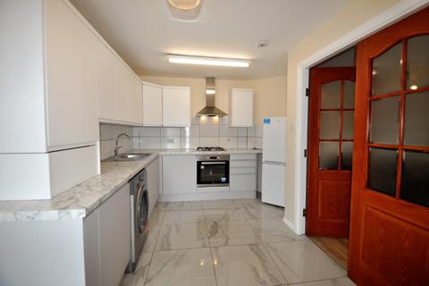 2 bedroom flat to rent, East Werberside, Fettes, Edinburgh, EH4