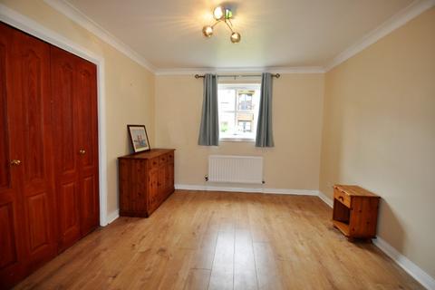 2 bedroom flat to rent, East Werberside, Fettes, Edinburgh, EH4