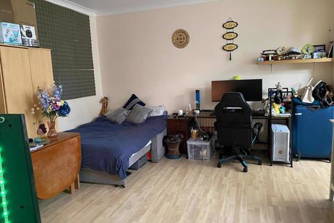 Studio to rent, 24 Hindes Road, Harrow, HA1 1SJ