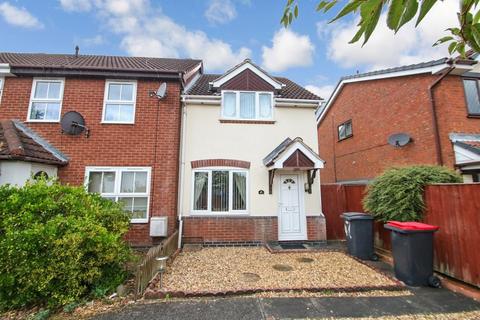 2 bedroom end of terrace house to rent, Radford Close, Atherstone