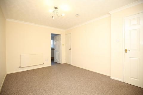 2 bedroom end of terrace house to rent, Radford Close, Atherstone