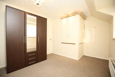 2 bedroom end of terrace house to rent, Radford Close, Atherstone