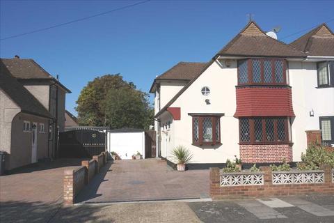 3 bedroom semi-detached house for sale - Cambourne Way, Heston