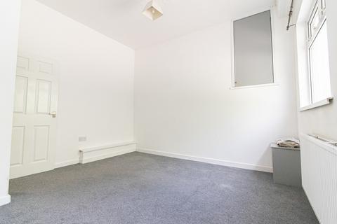 1 bedroom ground floor flat to rent, Ground Floor Flat, 32 Blackwood Road