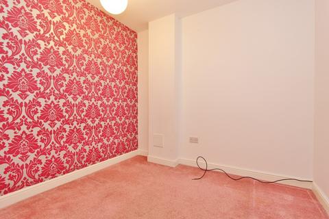 3 bedroom terraced house to rent, Lowes Drive, Belgrave