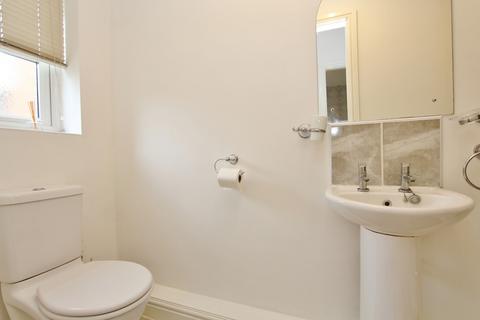 3 bedroom terraced house to rent, Lowes Drive, Belgrave