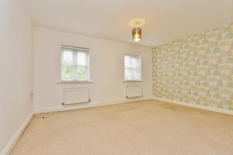 3 bedroom terraced house to rent, Lowes Drive, Belgrave