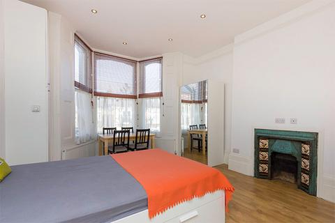 Studio to rent, Lady Margaret Road, London NW5