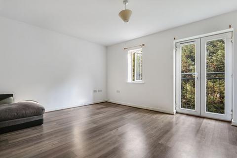 2 bedroom flat to rent, Glandford Way, Chadwell Heath, RM6